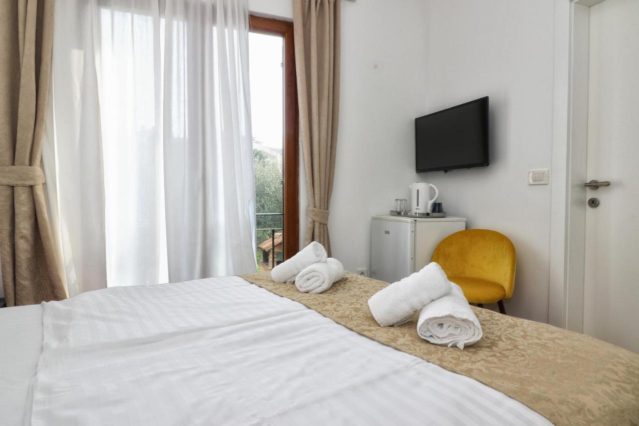Kseni Accommodation Rovinj Exterior foto